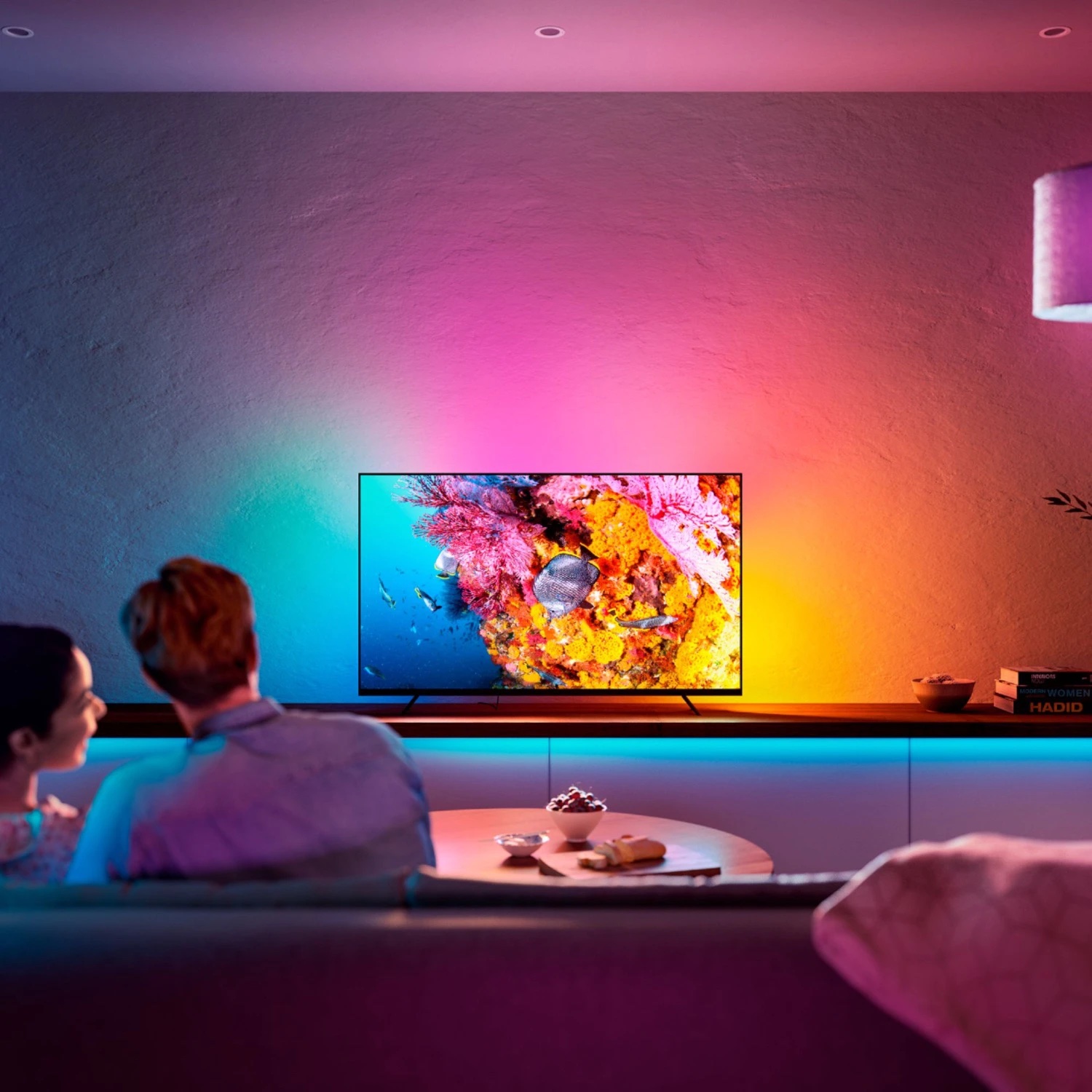 Philips Hue Play Gradient Lightstrip, đèn LED dây thông minh đồng bộ màu theo TV