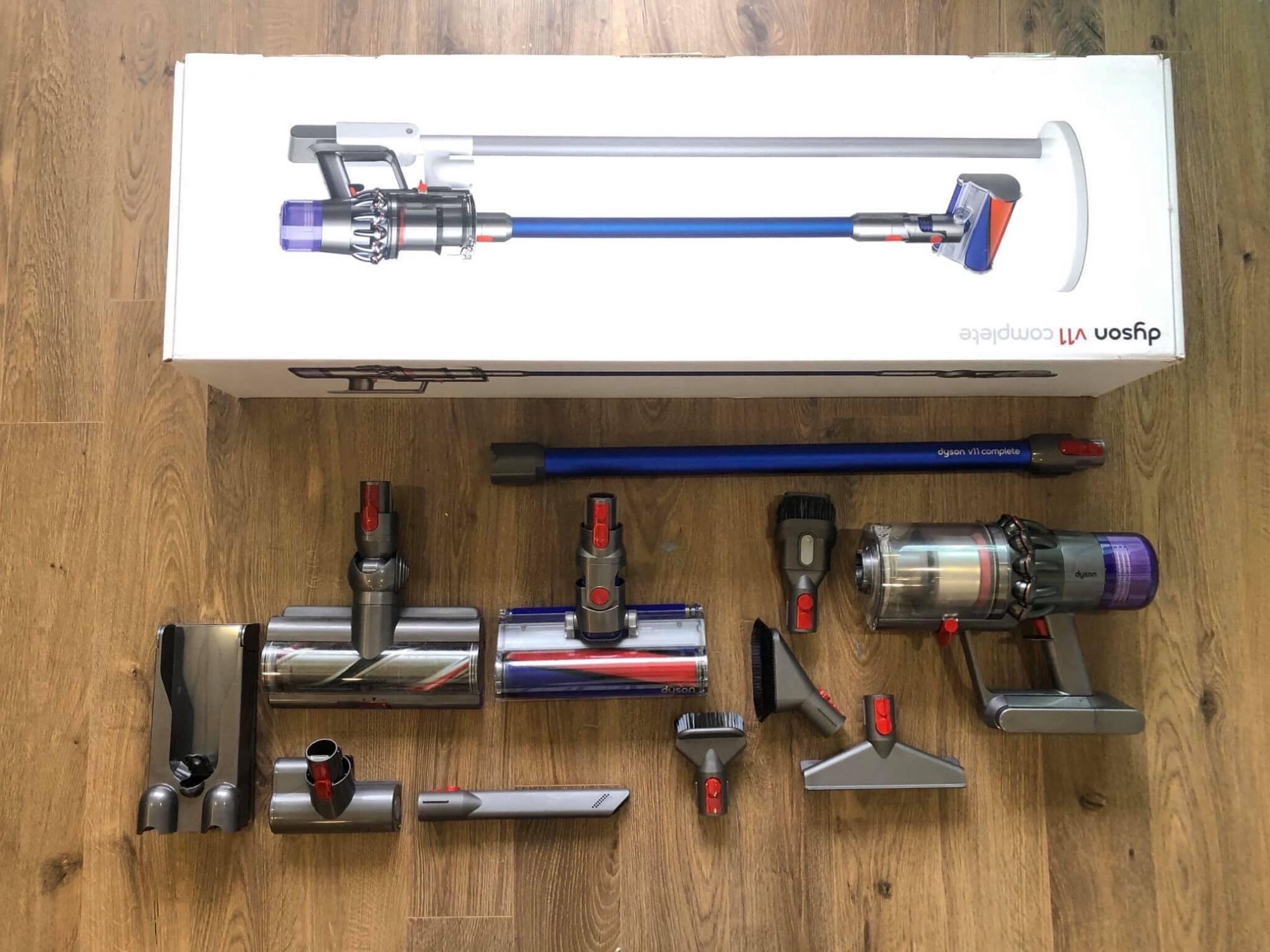 Máy hút bụi không dây Dyson V11 Complete Extra (2021) - kèm giá treo Floor  Dok