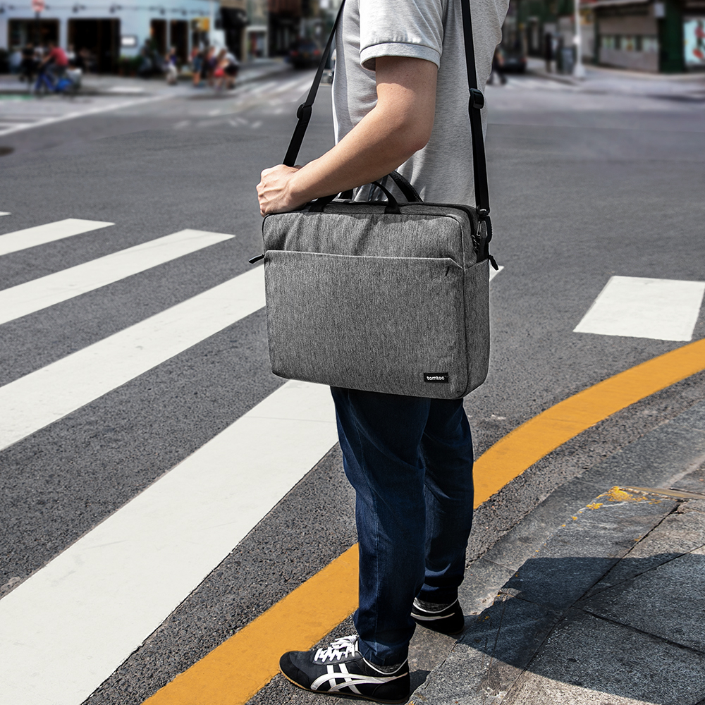 Túi xách Tomtoc Shoulder Bag for MacBook 13