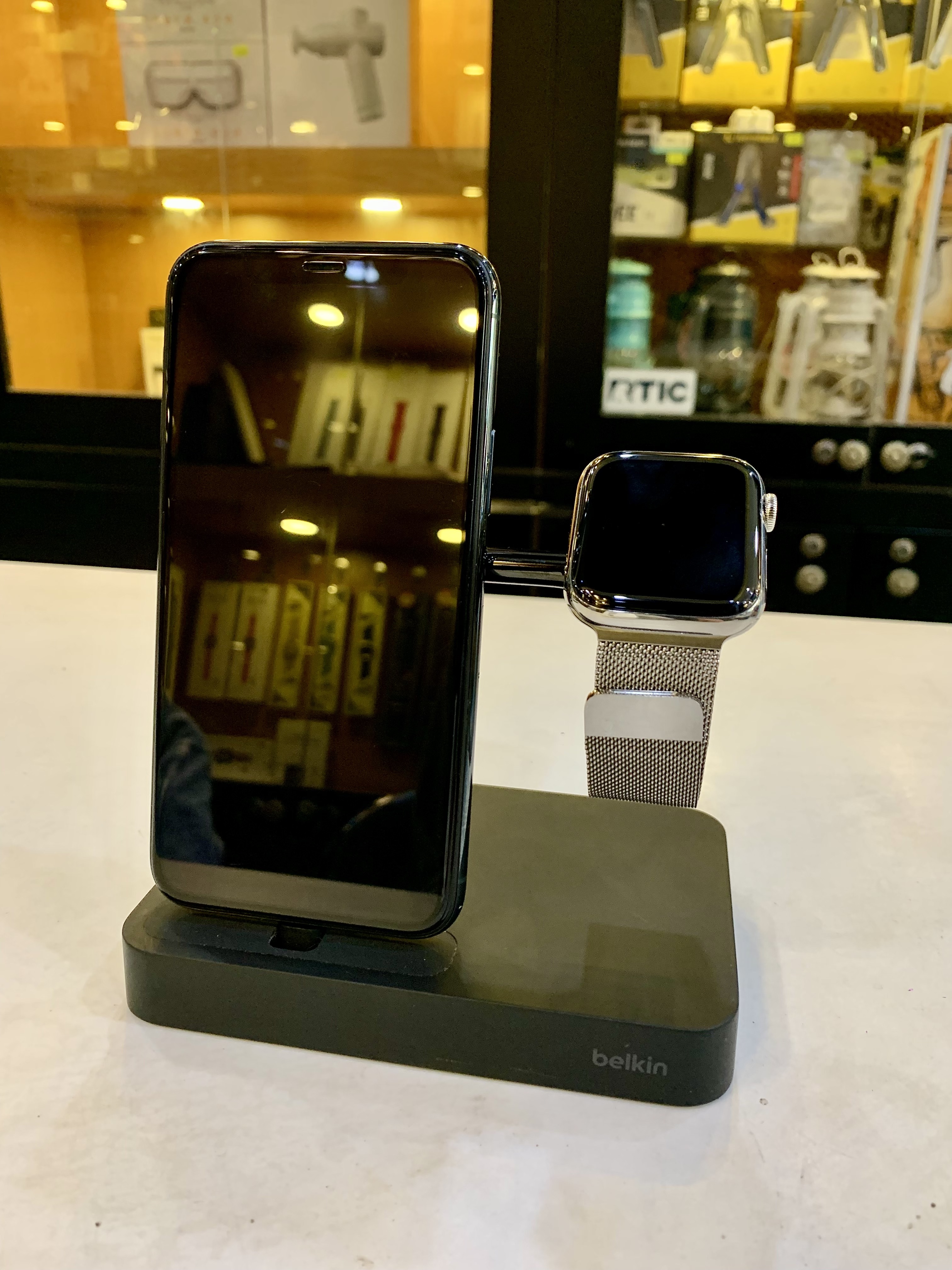 Belkin Valet Charge Dock for Apple Watch + iPhone (Mới 99%)