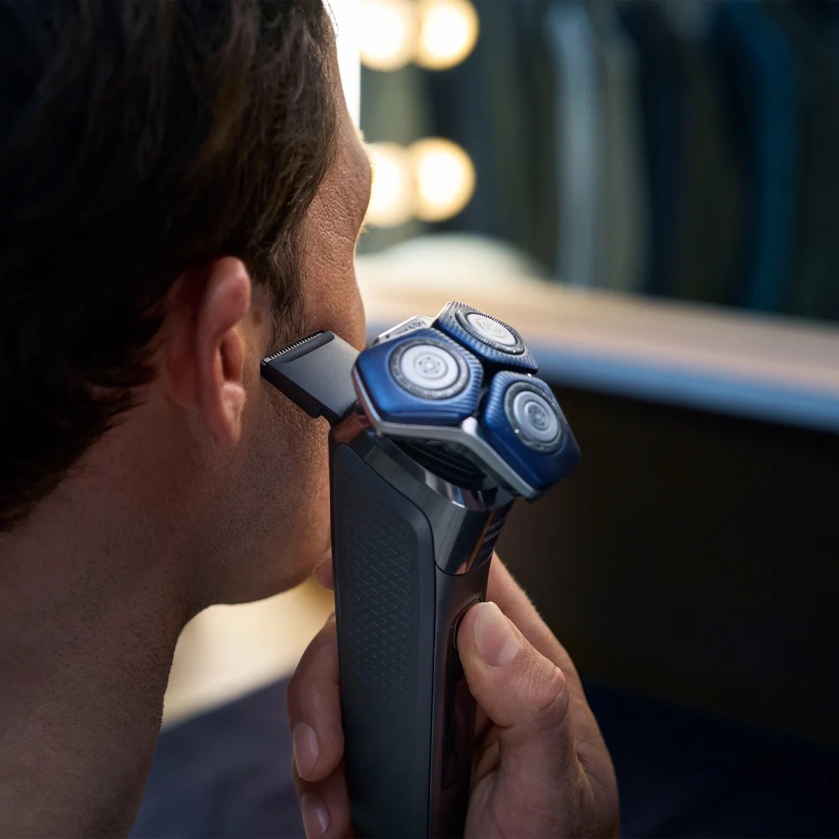 Máy cạo râu Philips Norelco Shaver 6900 with SenseIQ