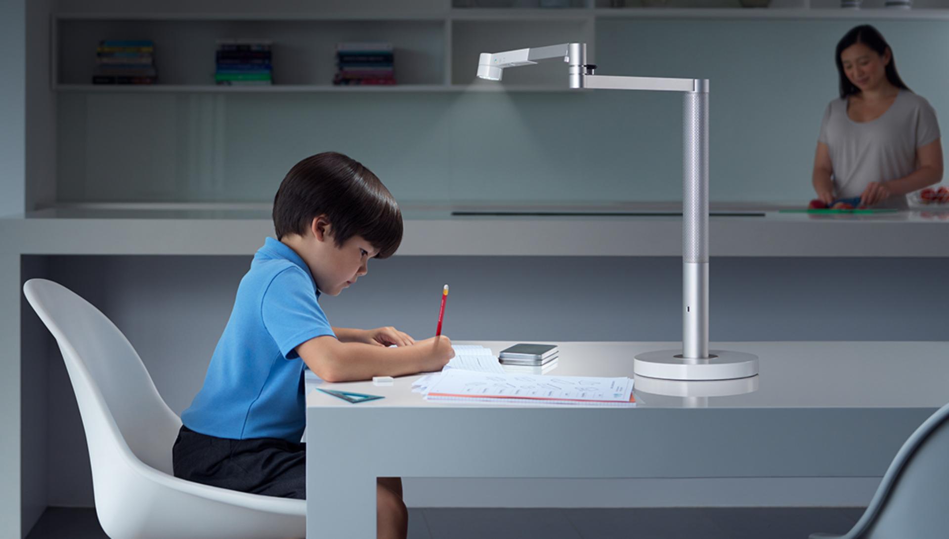 Đèn bàn cao cấp Dyson Solarcycle Morph Desk Light