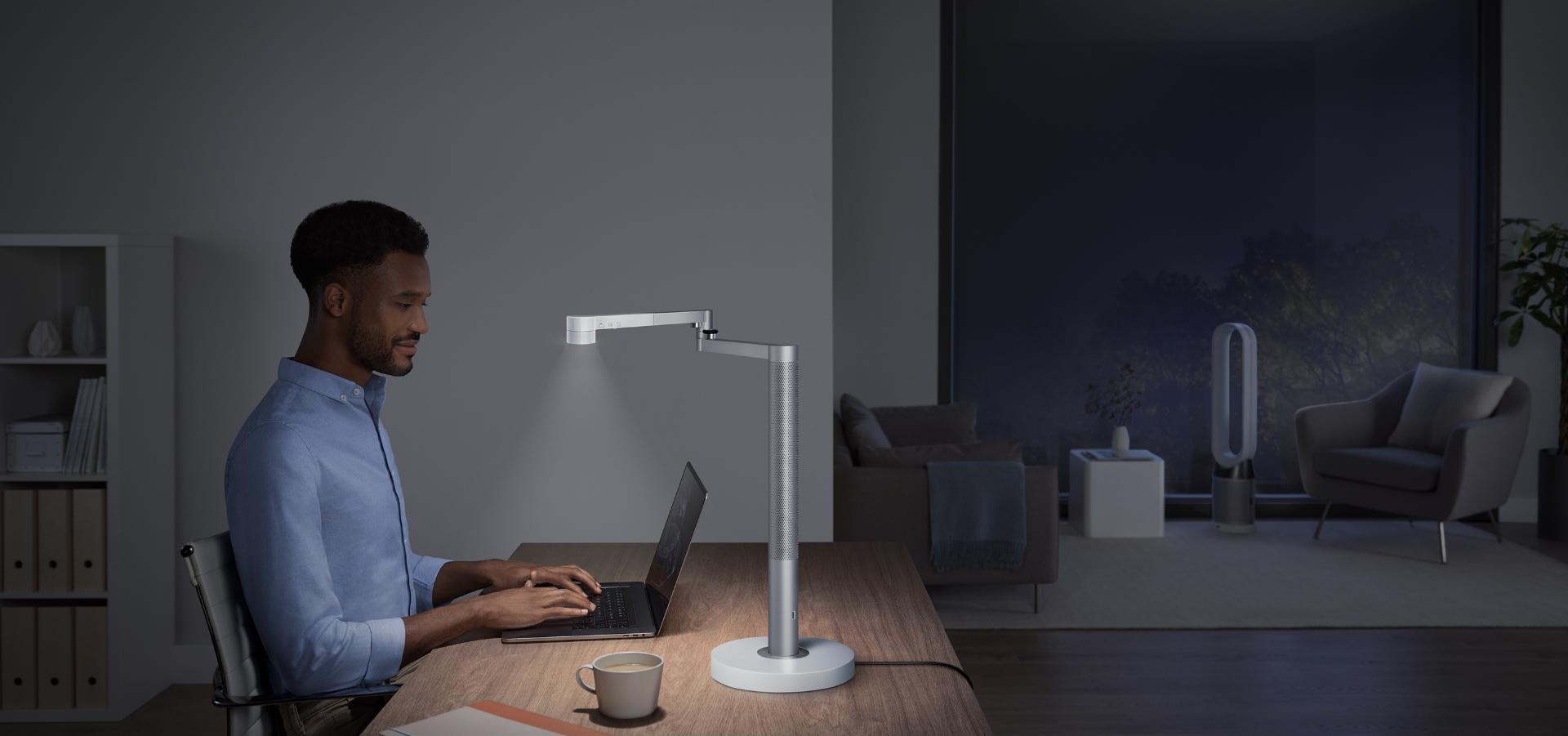 Đèn bàn cao cấp Dyson Solarcycle Morph Desk Light