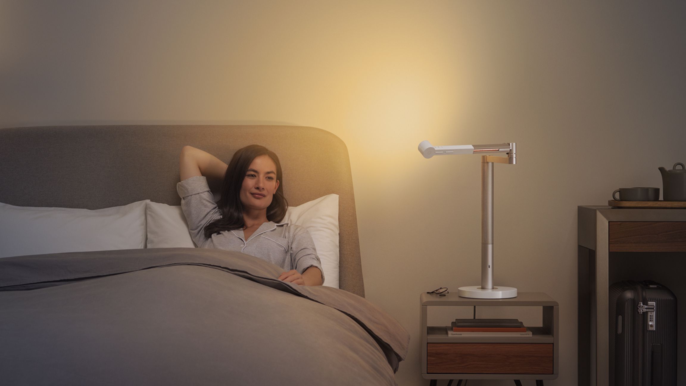 Đèn bàn cao cấp Dyson Solarcycle Morph Desk Light