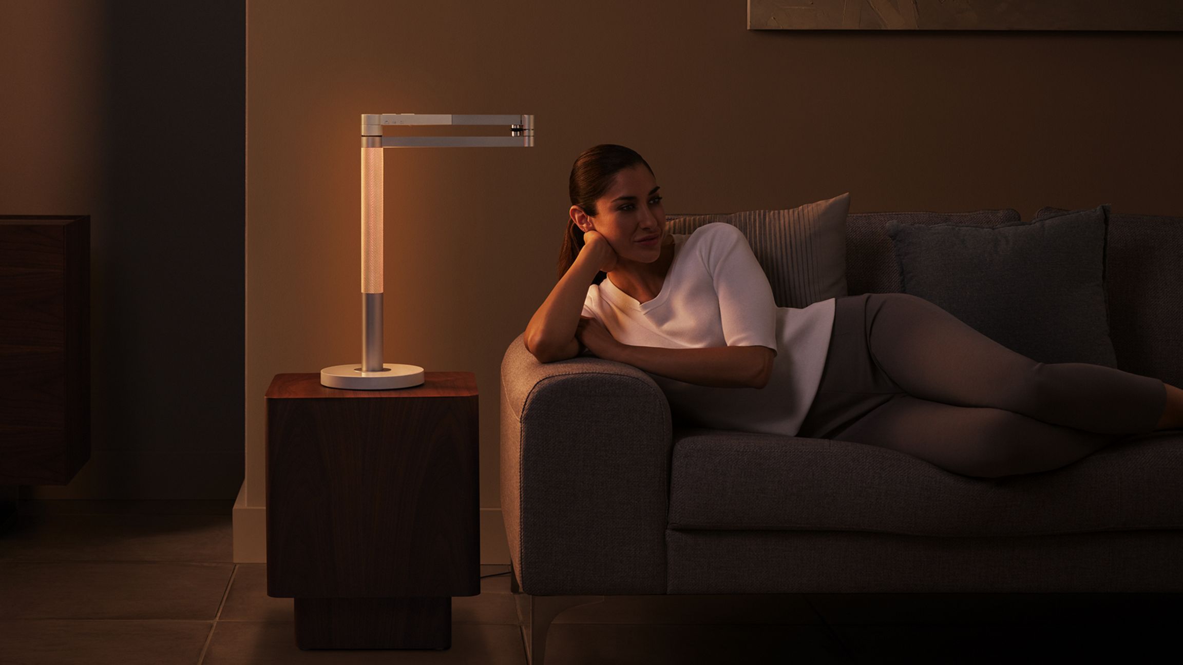 Đèn bàn cao cấp Dyson Solarcycle Morph Desk Light