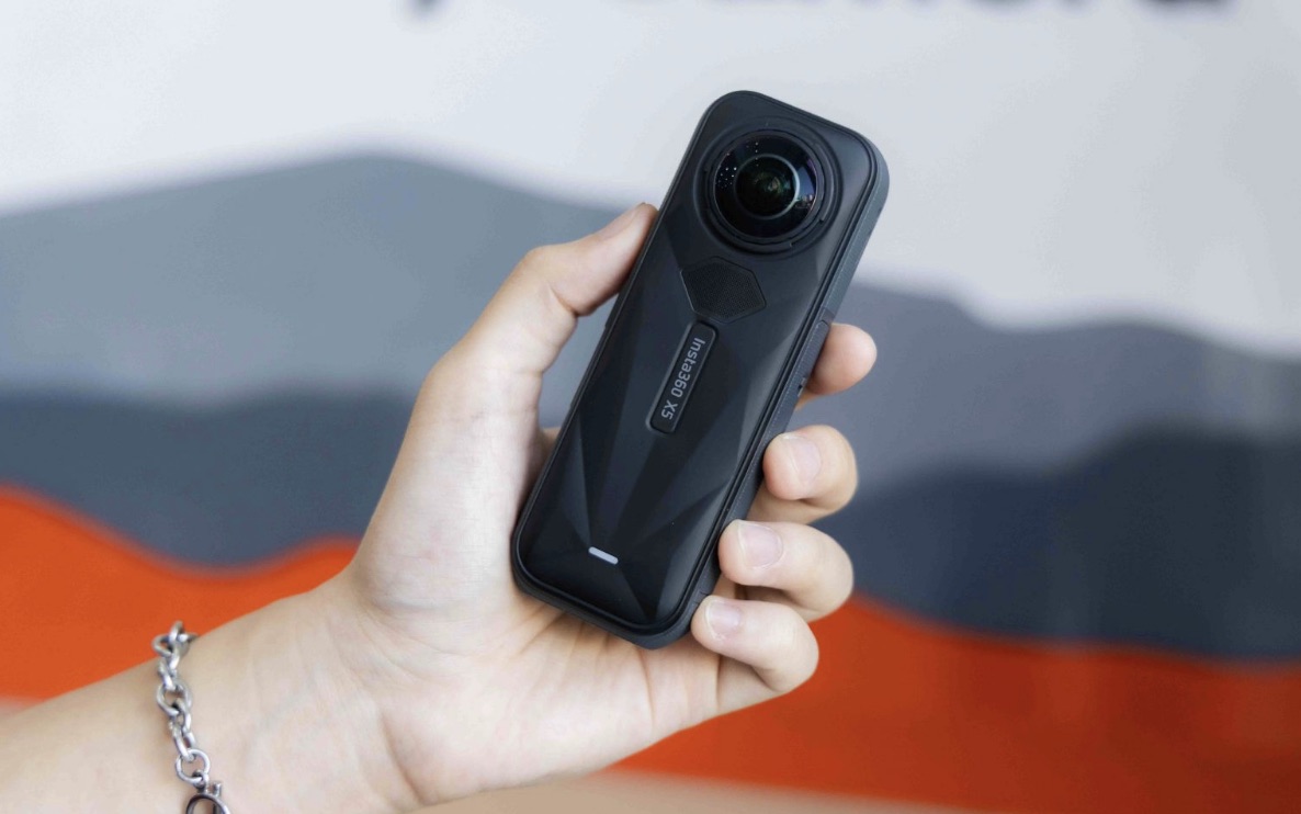 Insta360 X5 Essentials Bundle