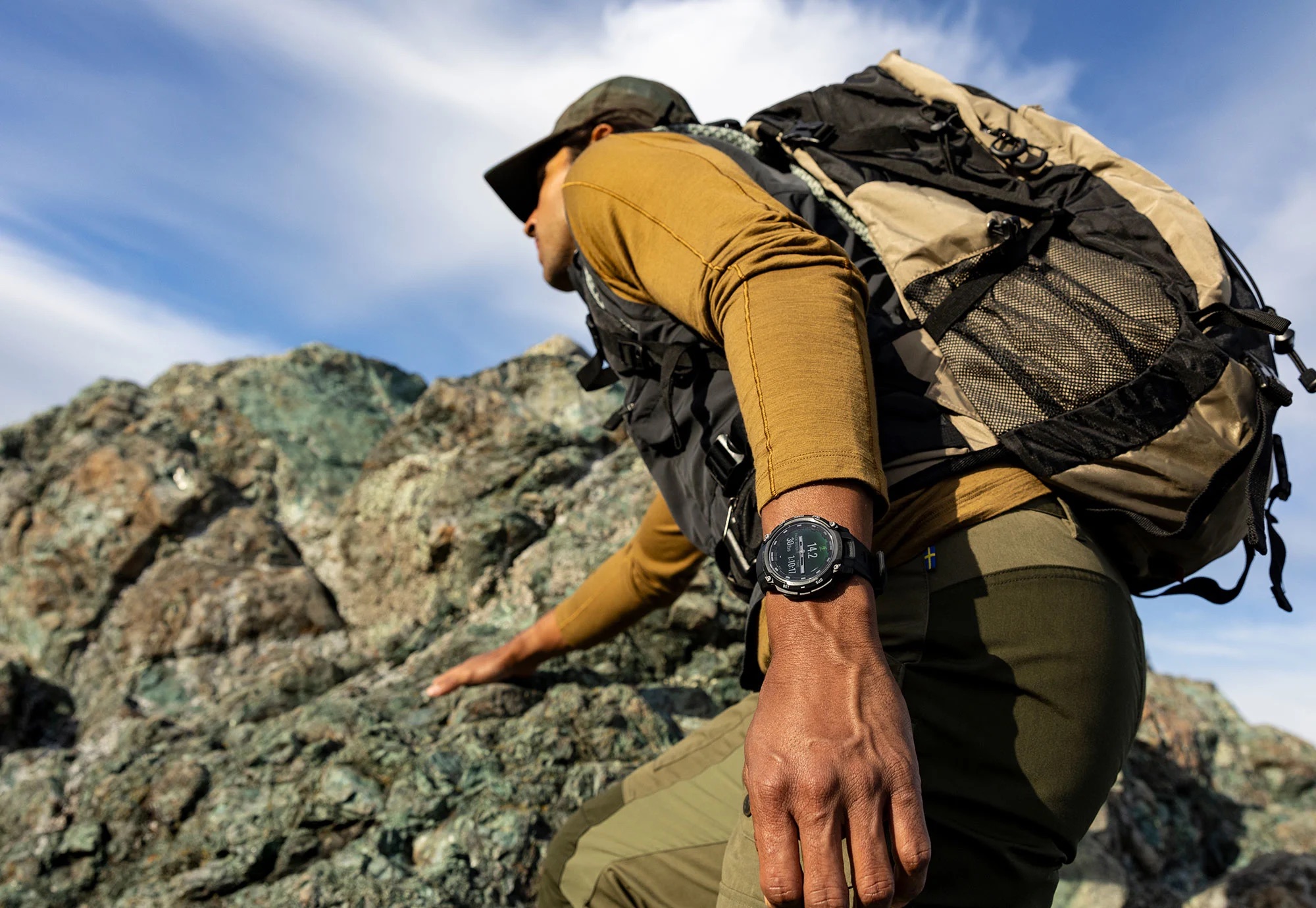 Garmin Instinct Crossover AMOLED - Tactical Edition