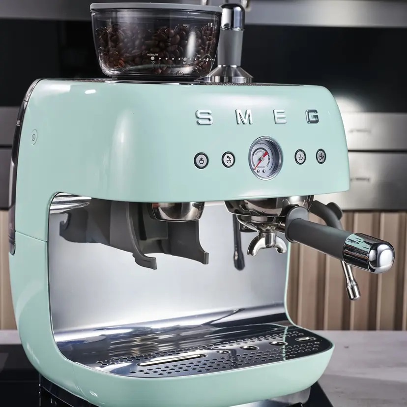 Máy pha cà phê tích hợp máy xay Smeg 50’s Style EGF03 (Green)