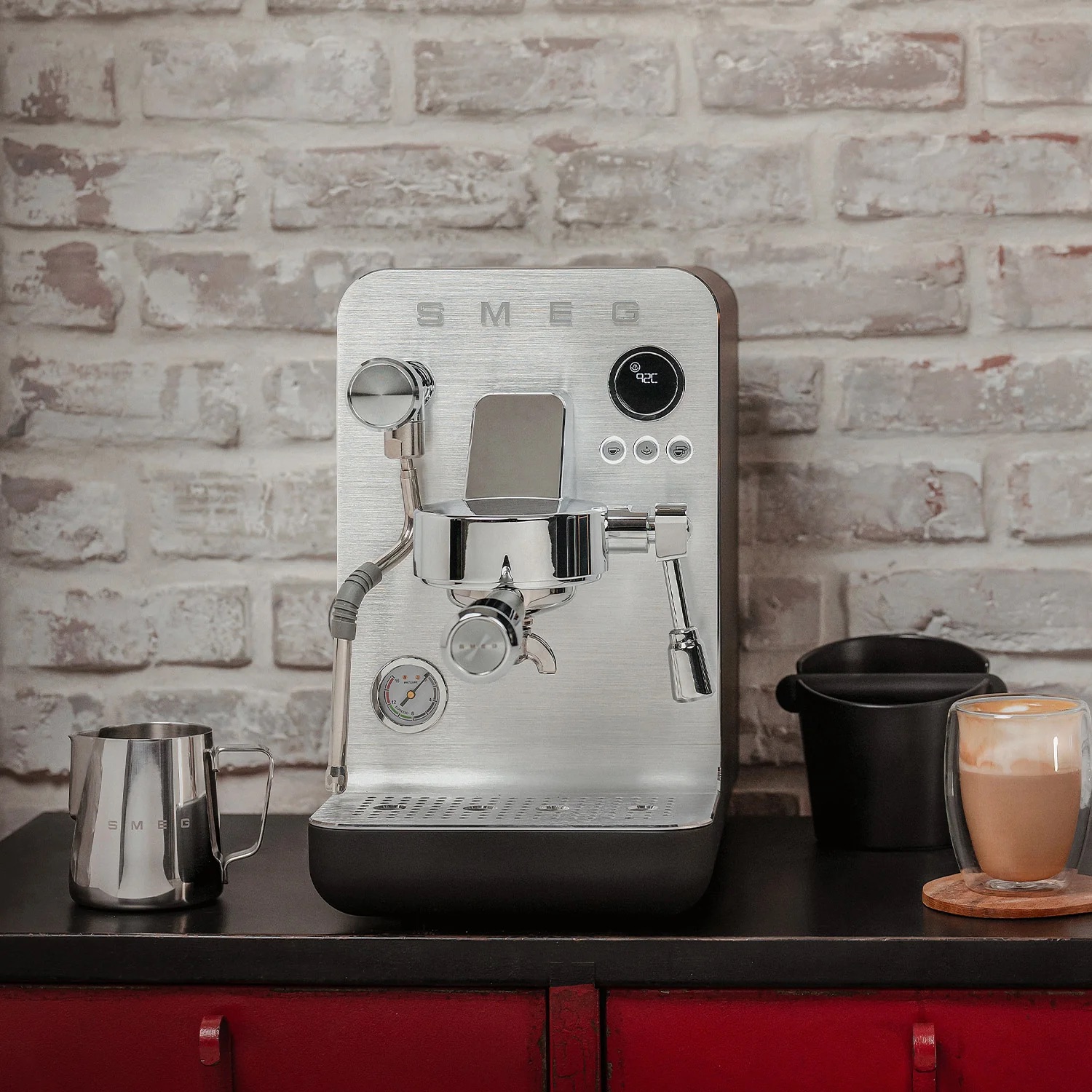 Máy pha cà phê Smeg Mini Pro EMC02 (Black Matte)