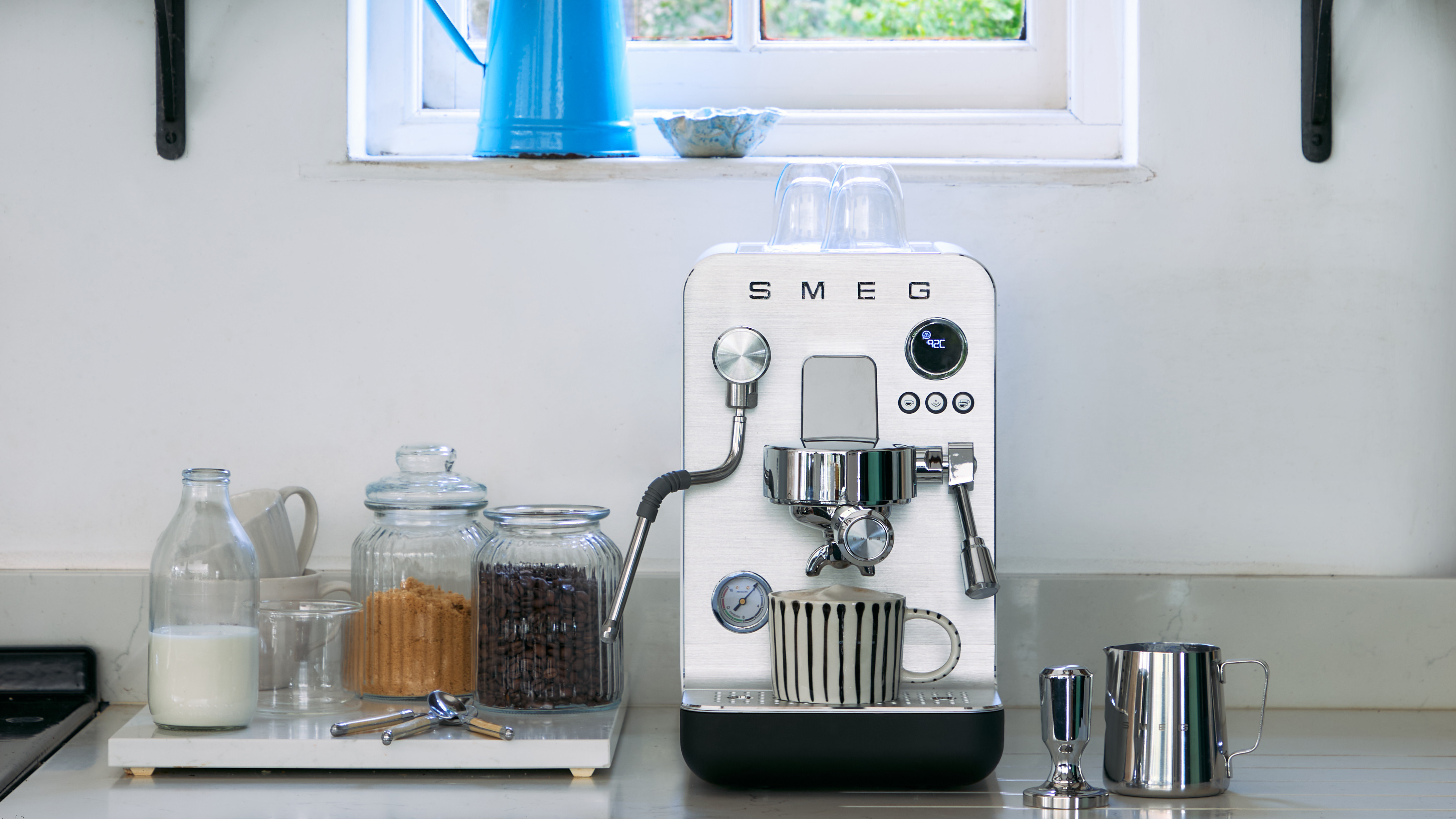 Máy pha cà phê Smeg Mini Pro EMC02 (Black Matte)
