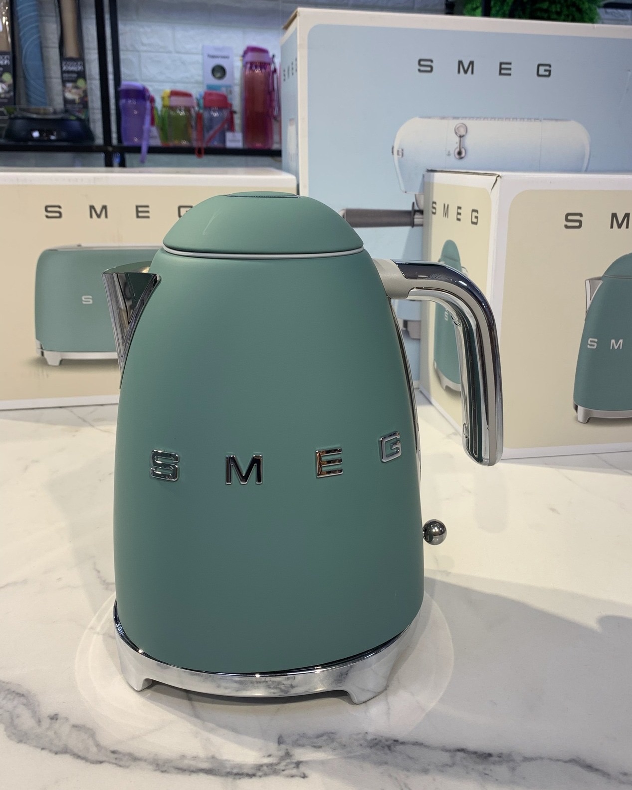 Ấm đun siêu tốc Smeg 50's Retro Style KLF03 (Emerald Green Matte)
