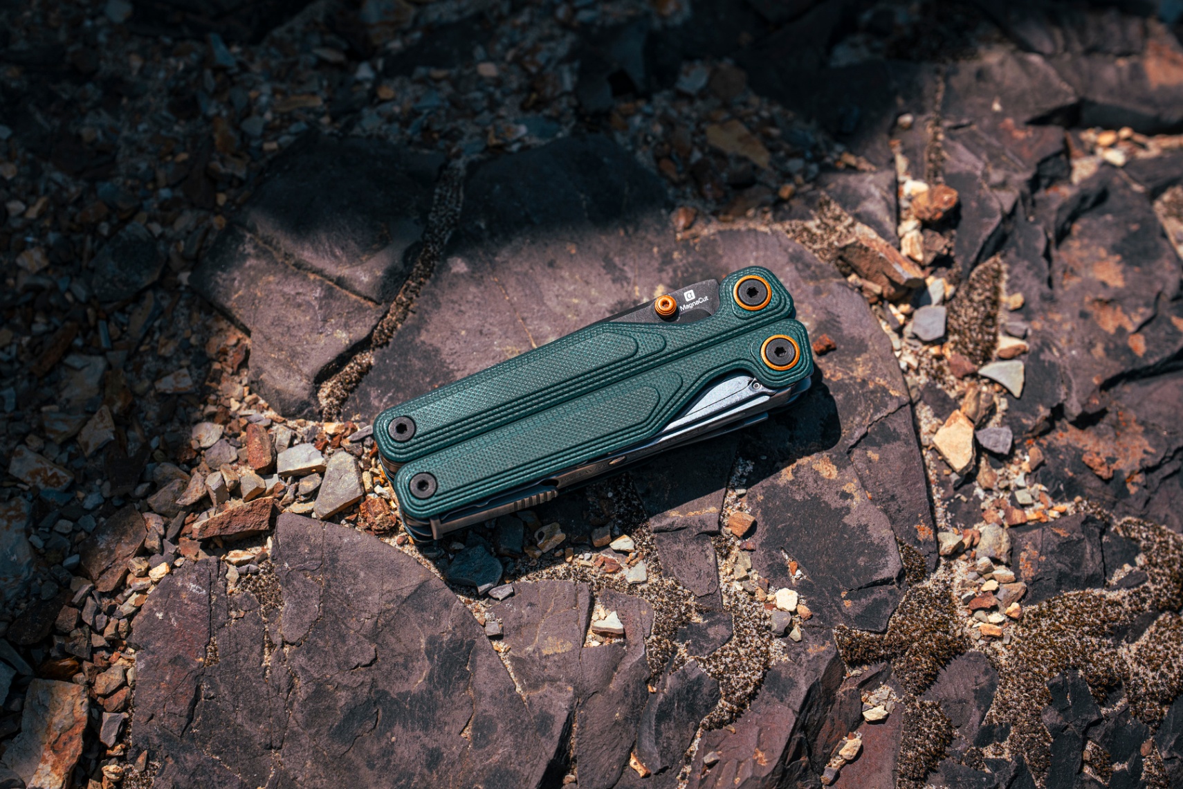 Dụng cụ đa năng Leatherman Wave Alpha - Cascadia