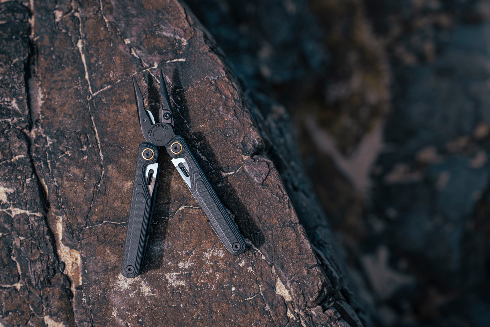 Dụng cụ đa năng Leatherman Wave Alpha - Obsidian