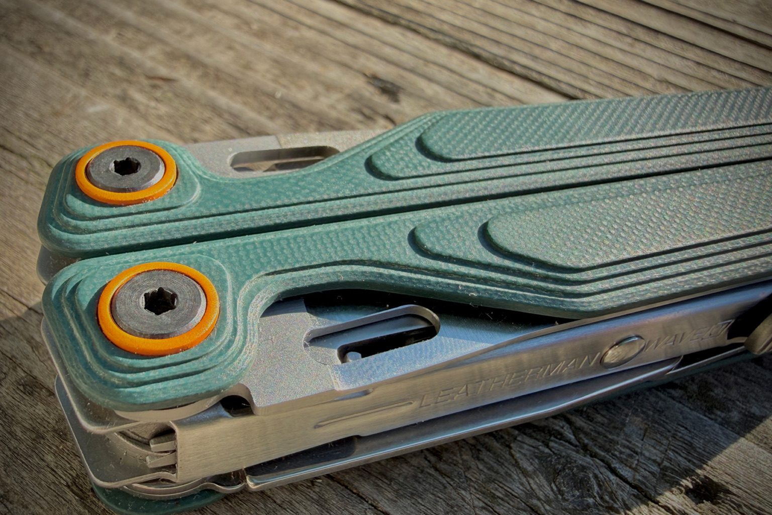 Dụng cụ đa năng Leatherman Wave Alpha