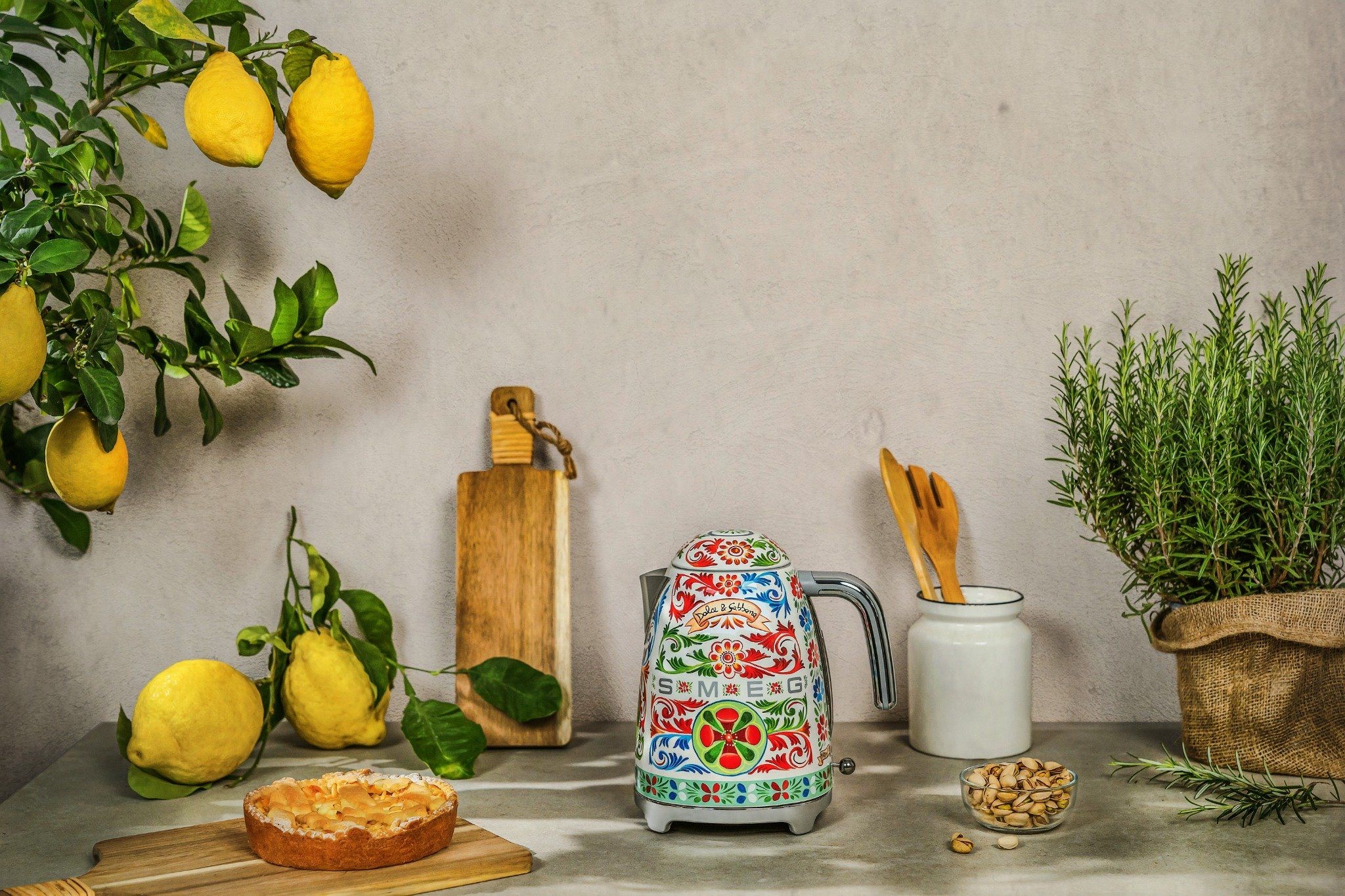 Ấm đun siêu tốc Smeg x Dolce&Gabbana (KLF03DGEU)