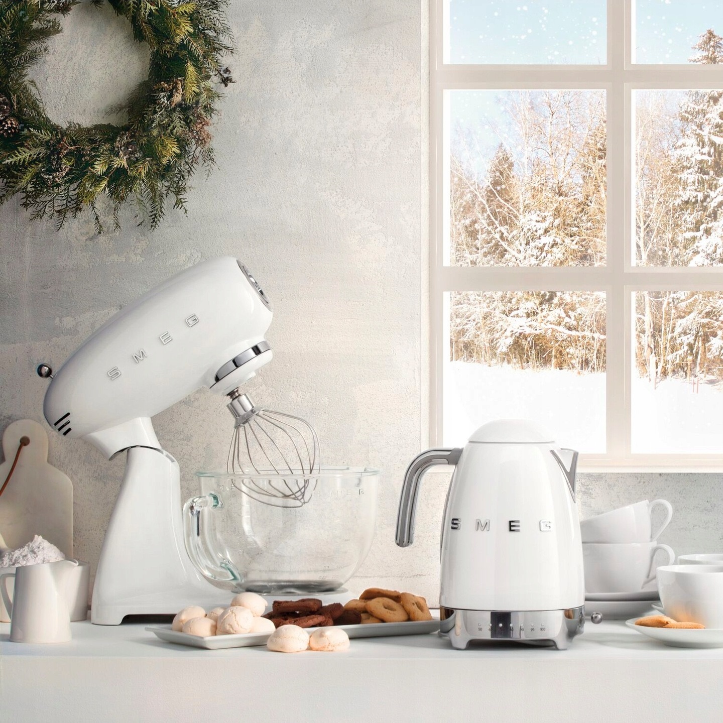Ấm đun siêu tốc Smeg 50's Retro Style KLF04 (White)