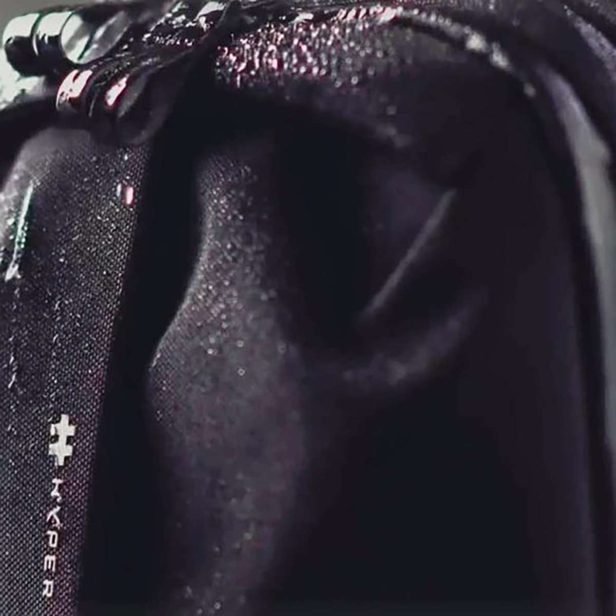 Balo công nghệ HyperPack Pro with Apple Find My Compatible Location Module (HP20P2)