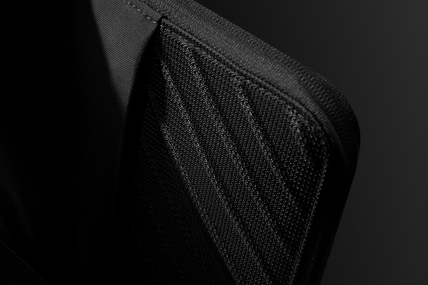 Túi chống sốc Tomtoc Voyage-A10 Premium Laptop/Macbook 13″