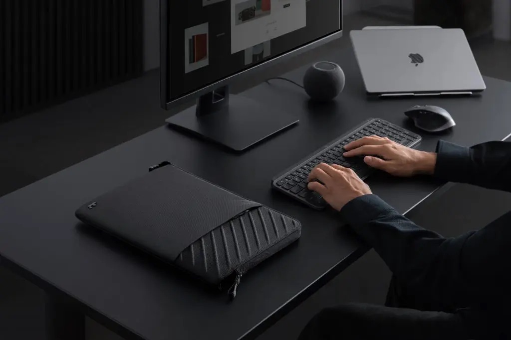 Túi chống sốc Tomtoc Voyage-A10 Premium Laptop/Macbook 13″