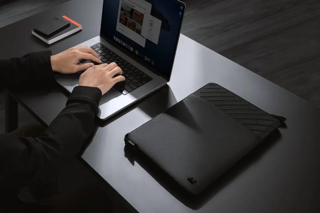 Túi chống sốc Tomtoc Voyage-A10 Premium Laptop/Macbook 13″