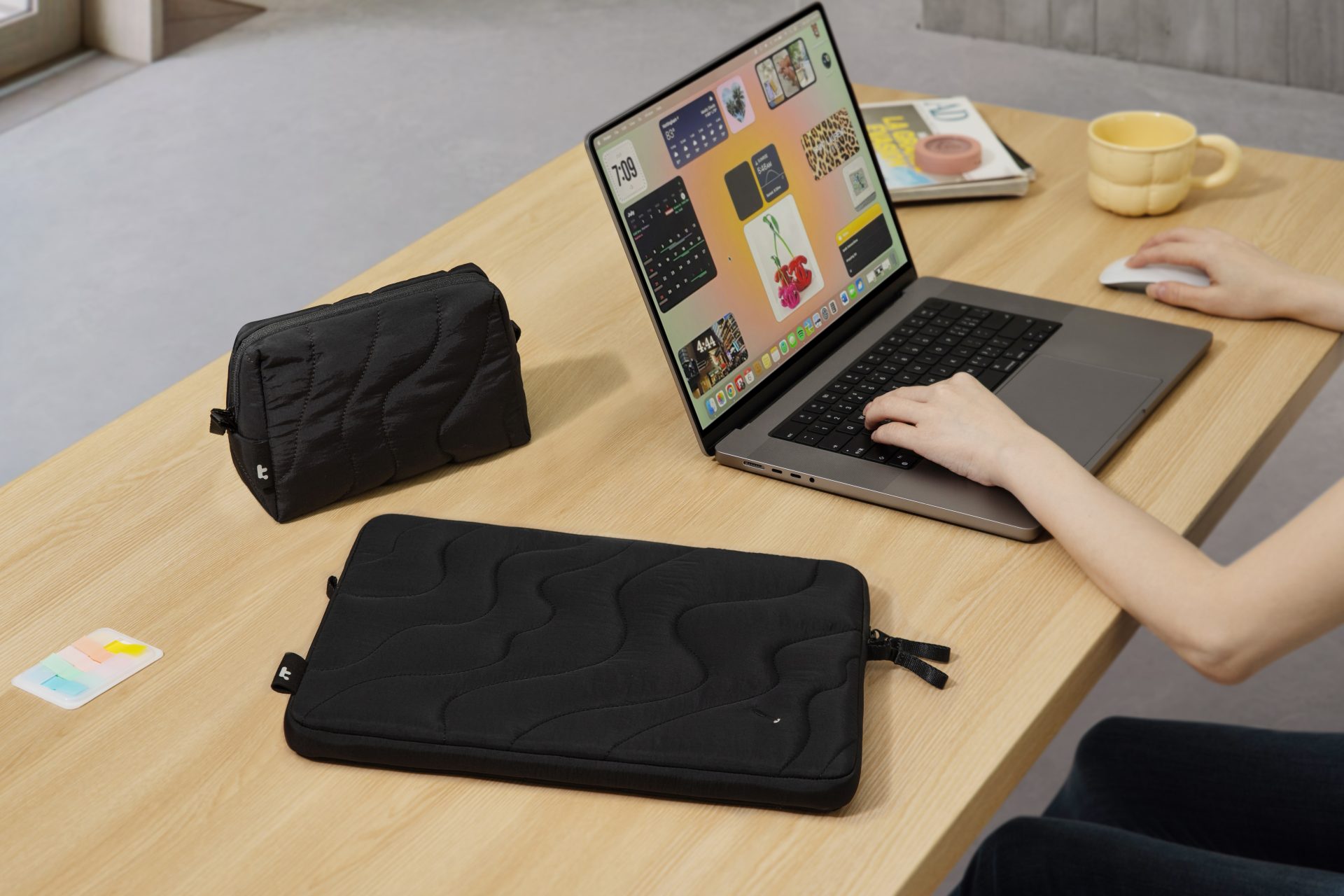 Túi chống sốc Tomtoc Terra-A27 Sleeve Kit Macbook/Laptop 14″