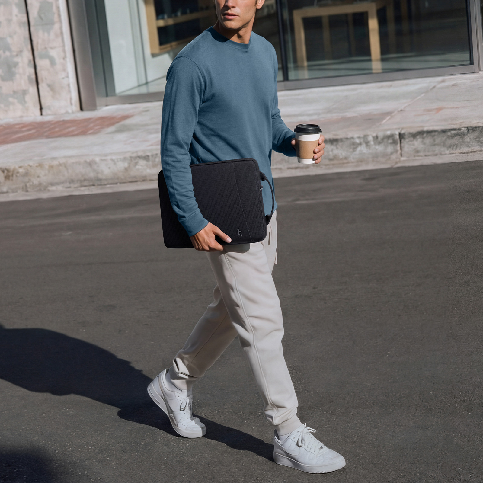 Túi xách chống sốc Tomtoc Essence-A35 Laptop/Macbook - A35