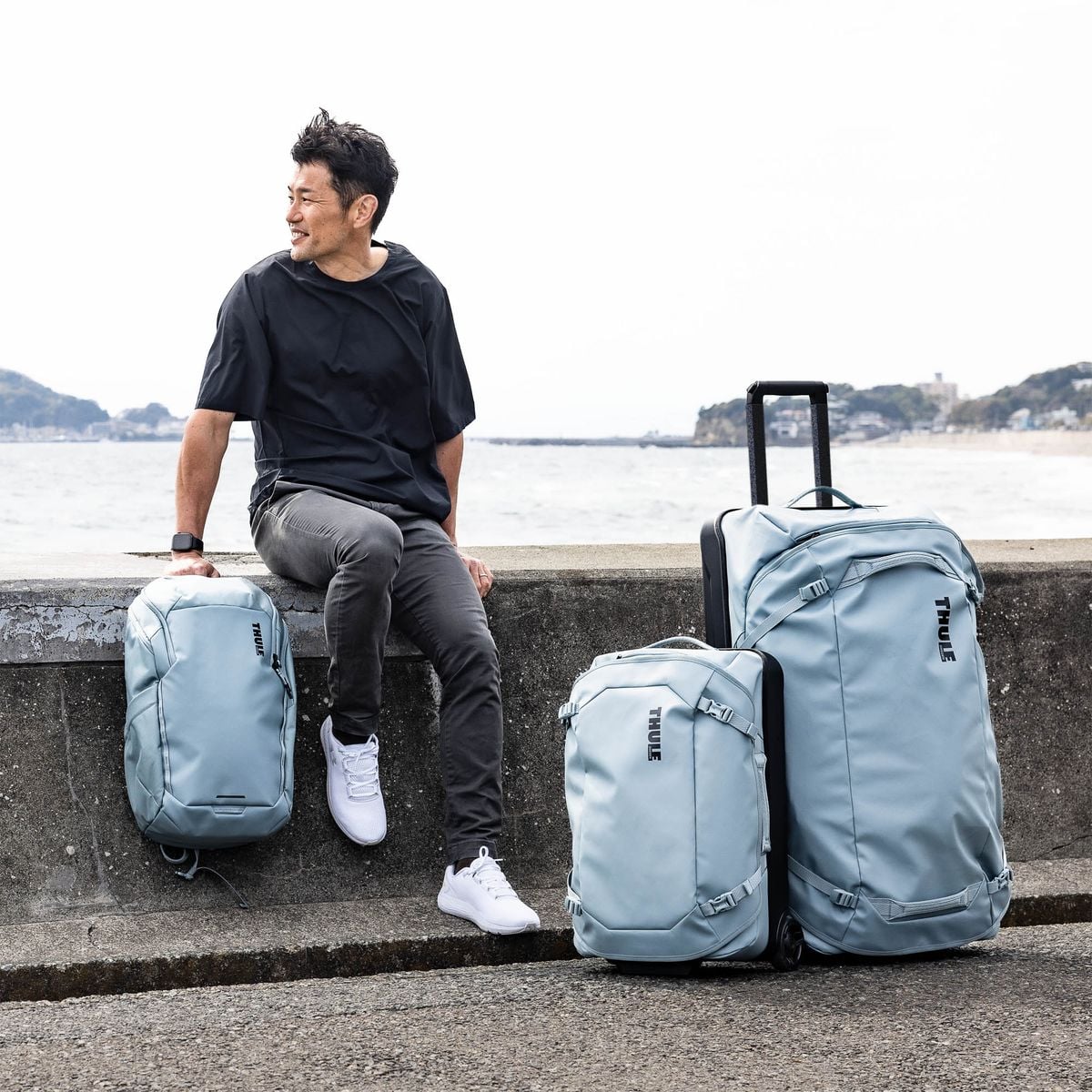 Vali Thule Chasm Recycled Rolling Duffel 110L