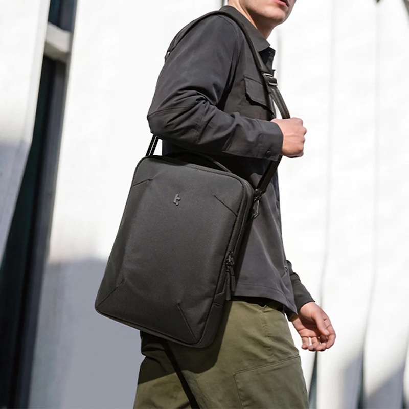 Túi đeo chéo Tomtoc UrbanEX-A04 Shoulder Bag for Laptop 14