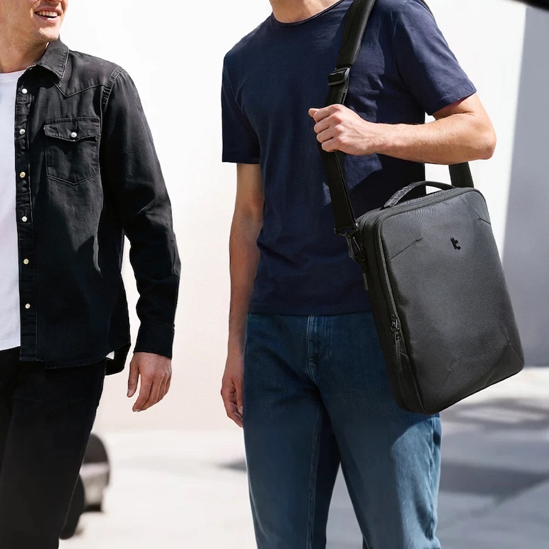 Túi đeo chéo Tomtoc UrbanEX-A04 Shoulder Bag for Laptop 14