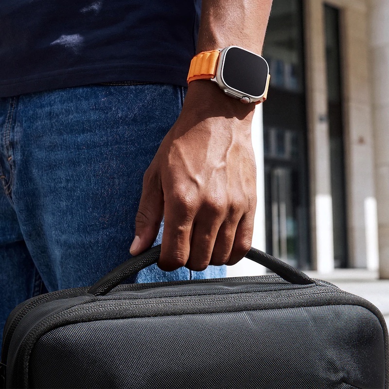 Túi đeo chéo Tomtoc UrbanEX-A04 Shoulder Bag for Laptop 14
