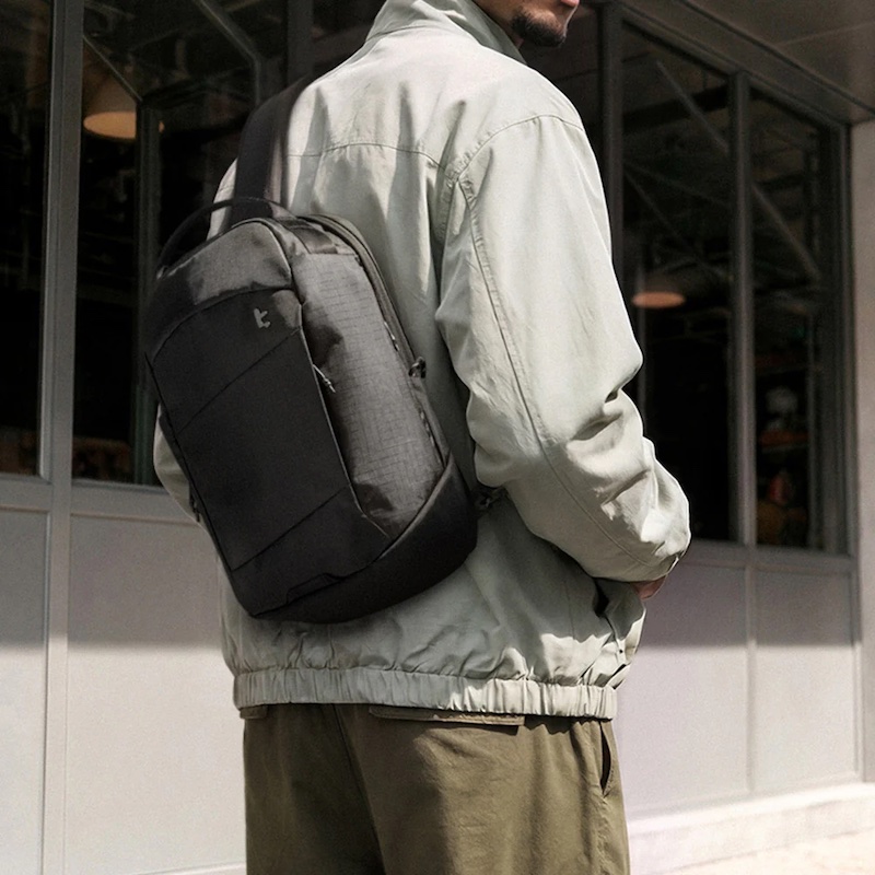 Túi đeo vai Tomtoc UrbanEX-T30 Sling Bag 10L for Laptop 14