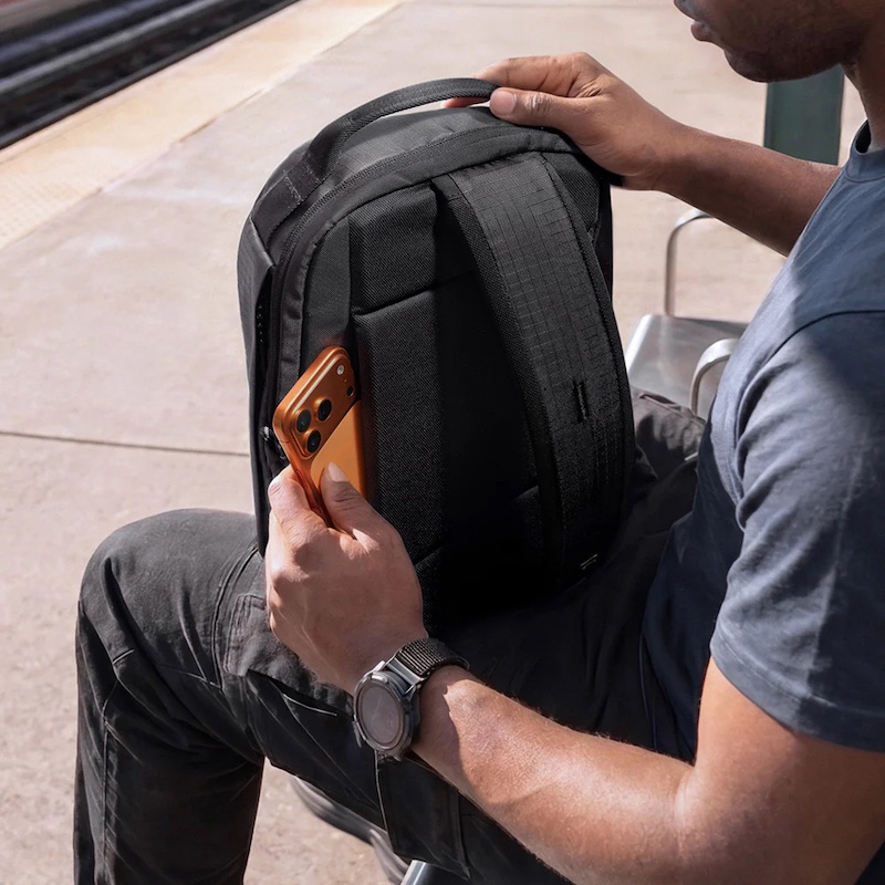 Túi đeo vai Tomtoc UrbanEX-T30 Sling Bag 10L for Laptop 14