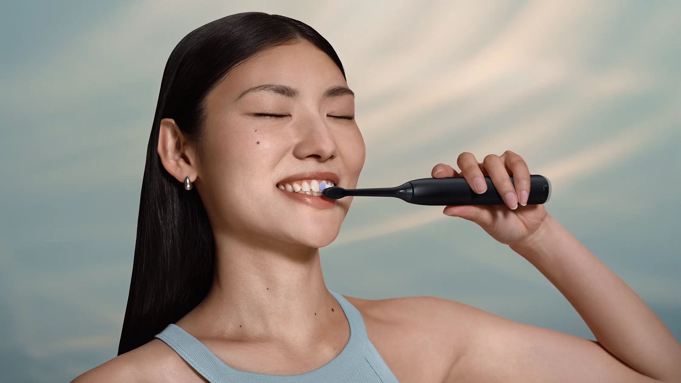 Bàn chải điện Philips Sonicare 6100 HX7401