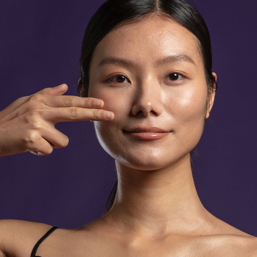 Thiết bị trẻ hóa da bằng ánh sáng đỏ toàn phổ Foreo FAQ 501