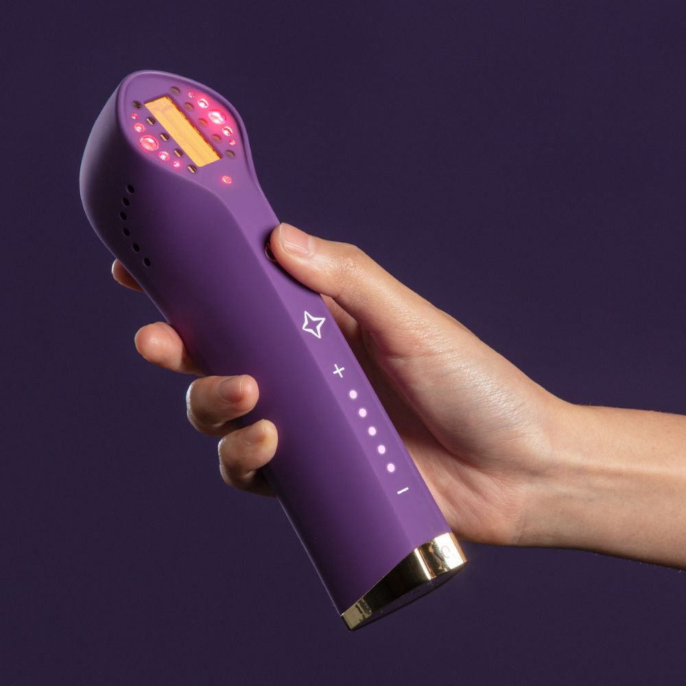 Thiết bị trẻ hóa da bằng ánh sáng đỏ toàn phổ Foreo FAQ 501