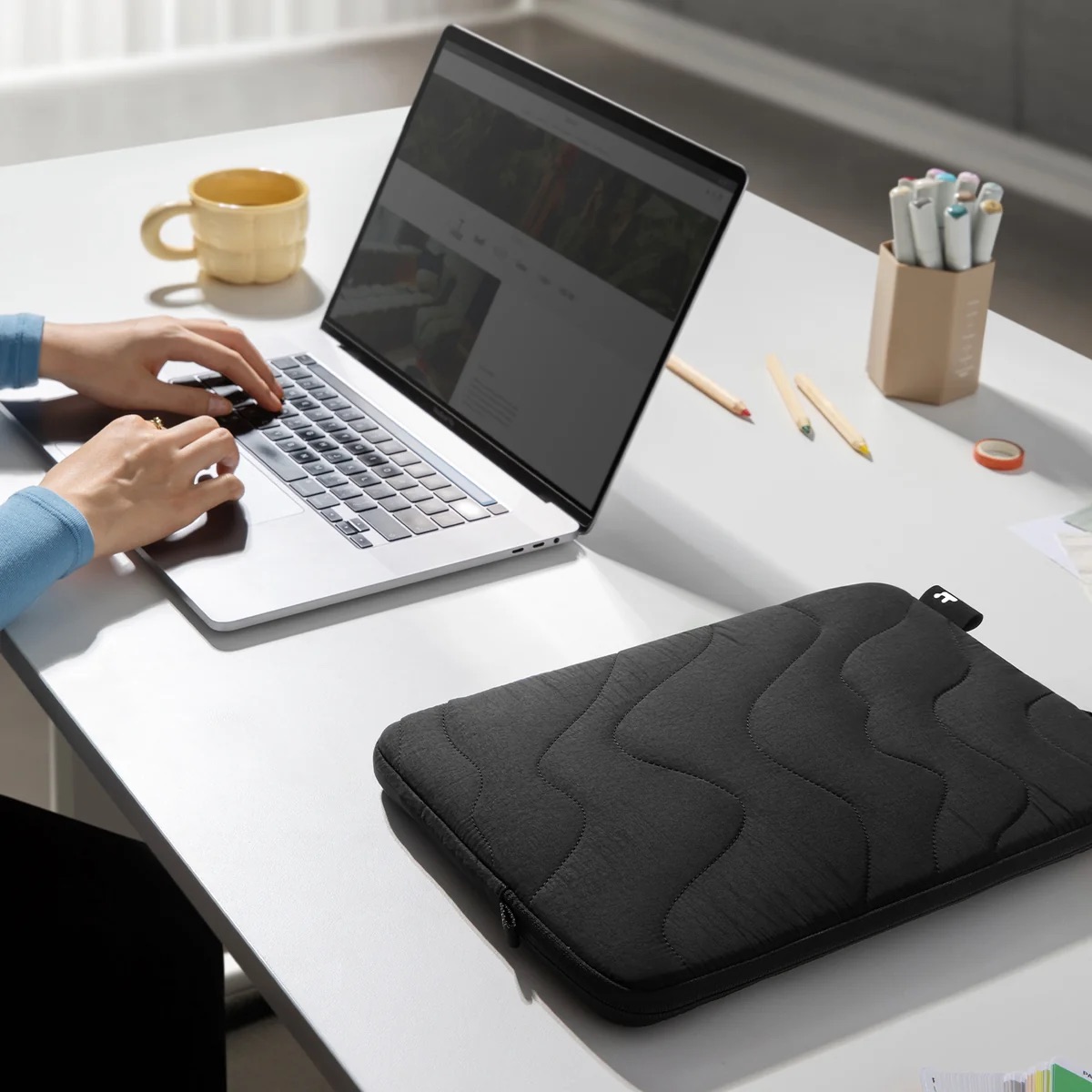 Túi chống sốc Tomtoc Terra A27 (Macbook/Ultrabook 16