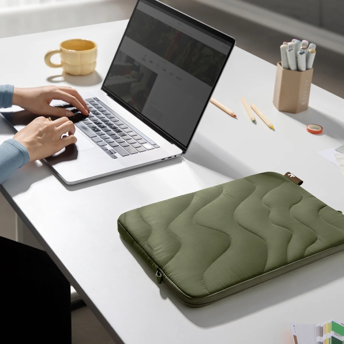 Túi chống sốc Tomtoc Terra A27 (Macbook/Ultrabook 16