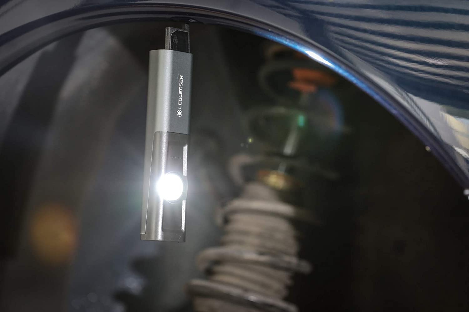Đèn pin Ledlenser iW5R (300 Lumens)
