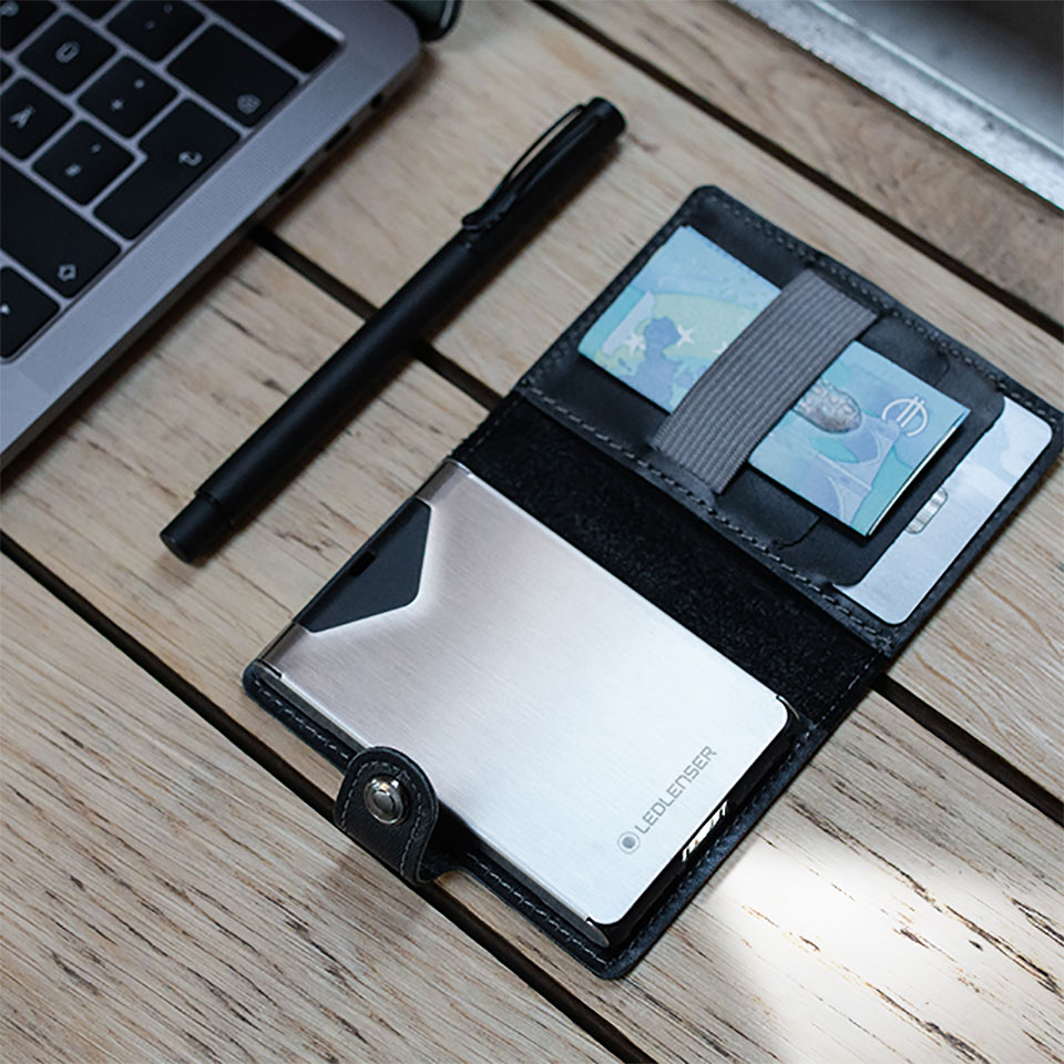Ví kiêm đèn pin Ledlenser Lite Wallet