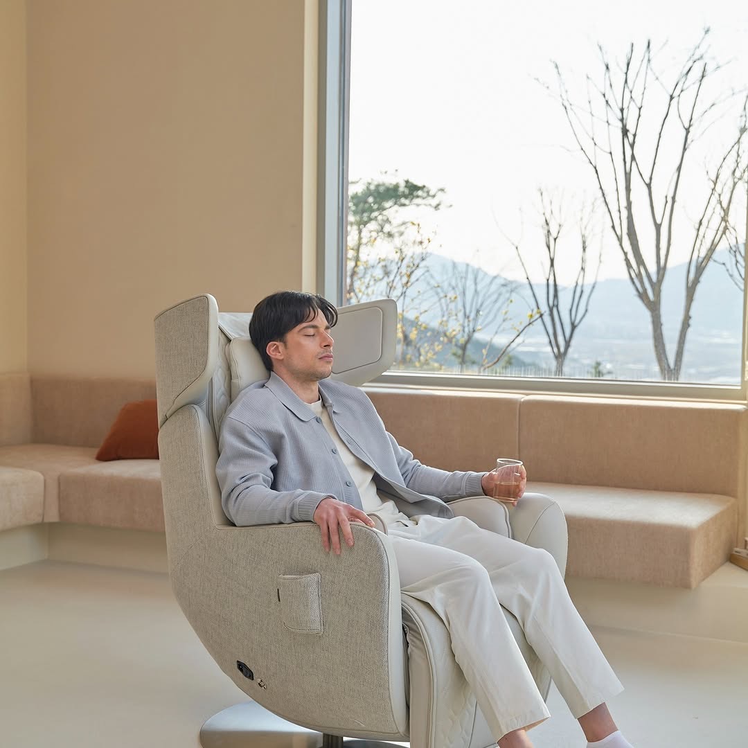 Ghế massage Nouhaus Orbit Zero Gravity NM-SN700 (Elder White)