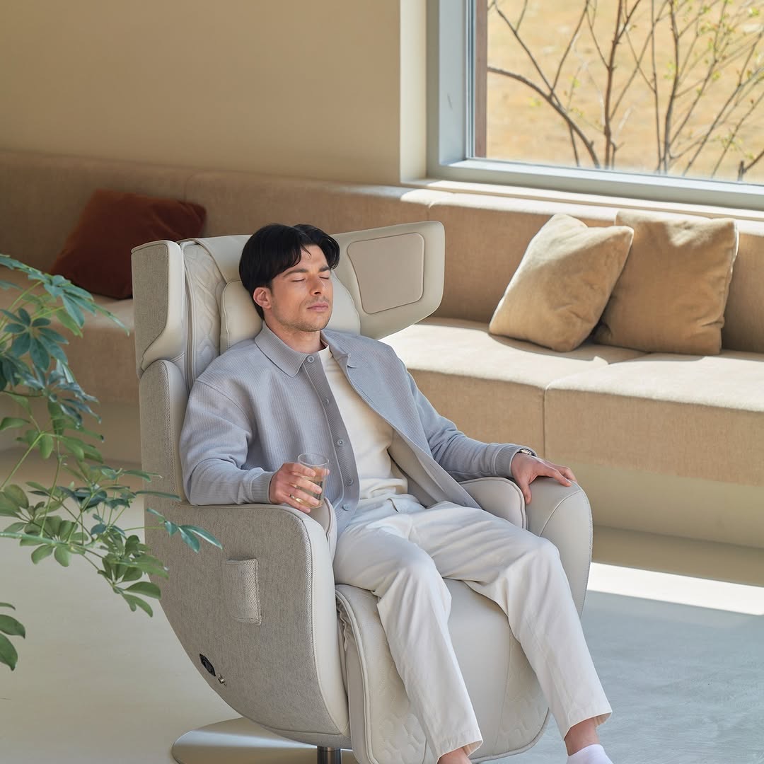 Ghế massage Nouhaus Orbit Zero Gravity NM-SN700 (Elder White)