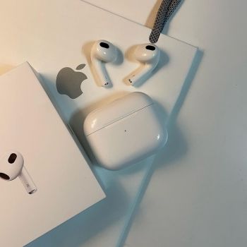 Nên mua AirPods 3 hay AirPods Pro?