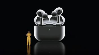 AirPods Pro 2: chống ồn gấp đôi, vuốt để tăng giảm âm lượng, pin tăng 33% và có loa ở hộp sạc