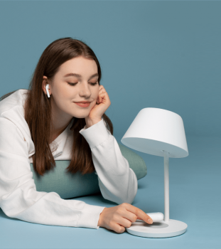 Đèn bàn thông minh Yeelight Staria Bedside Lamp Pro