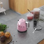 Ấm đun siêu tốc mini Smeg 50's Retro Style KLF05 (Pink)