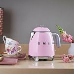 Ấm đun siêu tốc mini Smeg 50's Retro Style KLF05 (Pink)