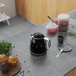 Ấm đun siêu tốc mini Smeg 50's Retro Style KLF05 (Black)