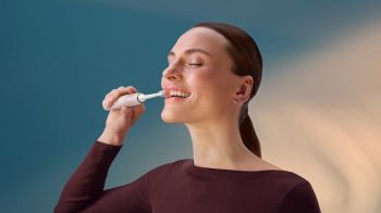 Bàn chải điện Philips Sonicare DiamondClean 9000 HX9914