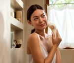 Thiết bị chăm sóc da mặt Therabody SkinSpa ThermLED