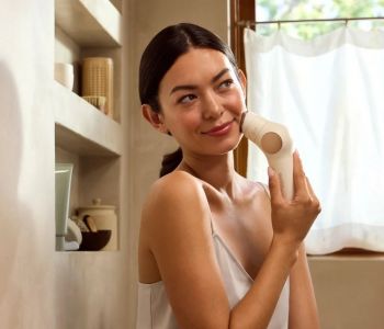 Thiết bị chăm sóc da mặt Therabody SkinSpa ThermLED